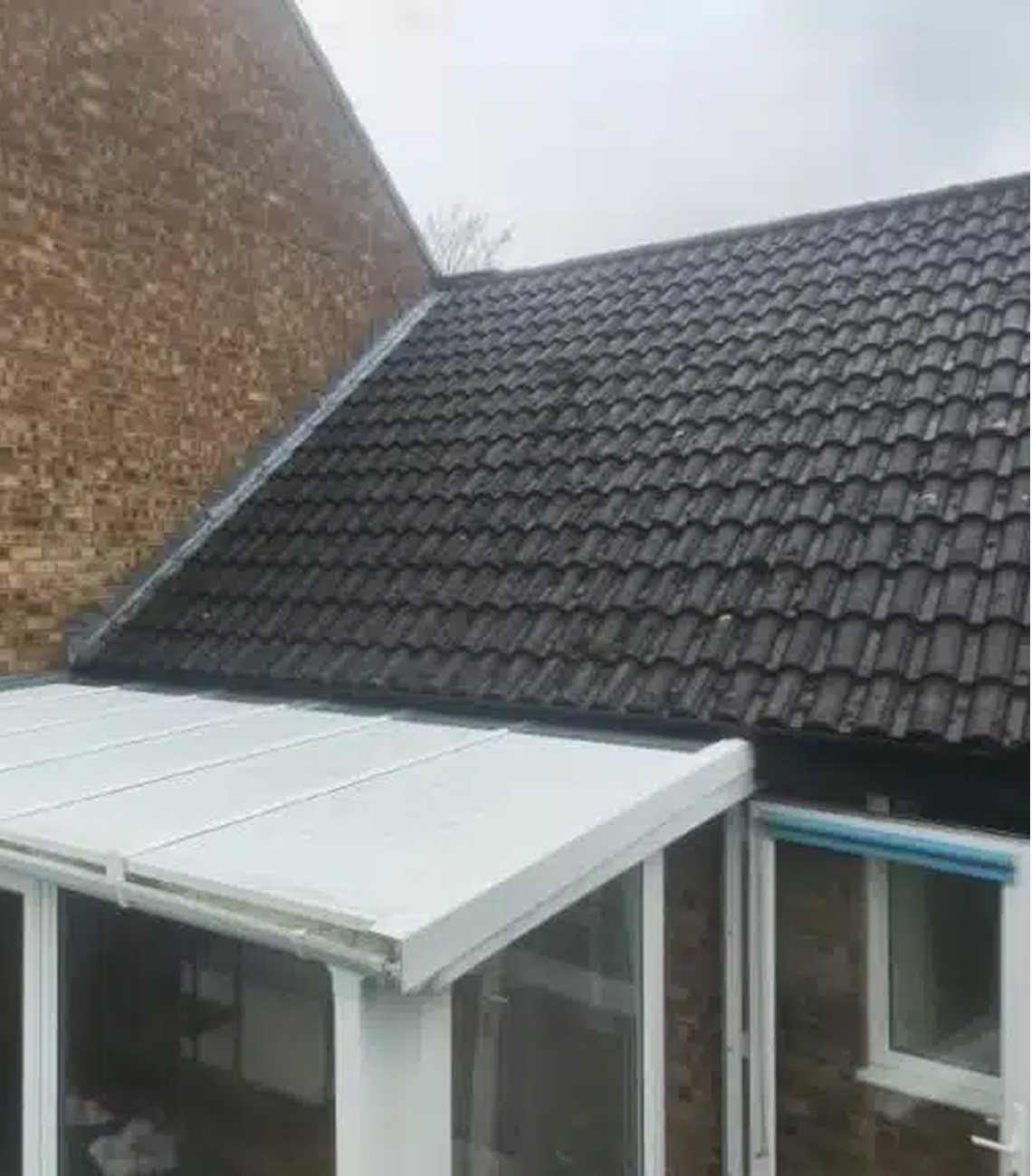 Why choose Rosy Roof for conservatory roof replacement in St Albans
